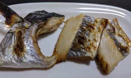 カマやアラは塩焼きで